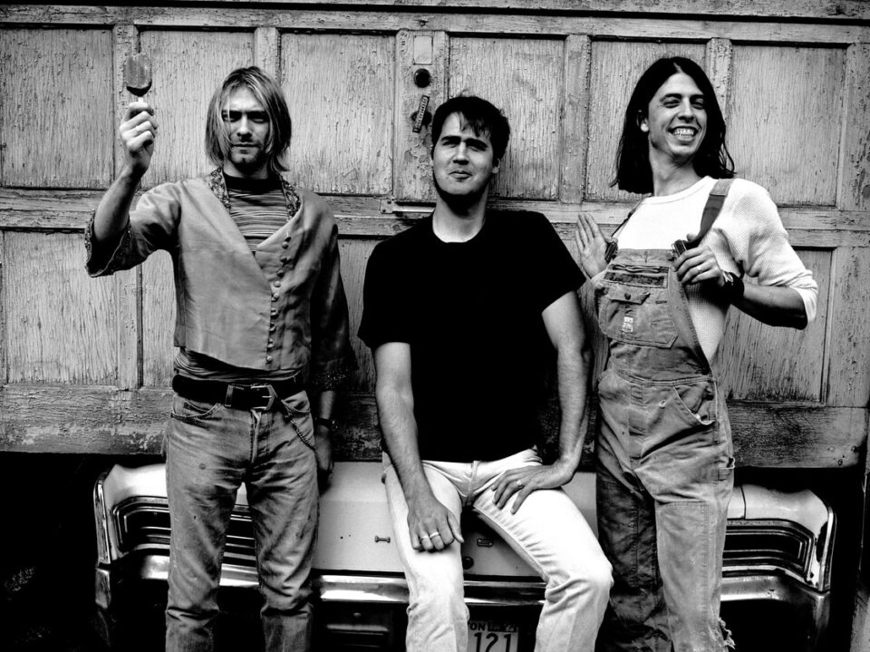 La corta carrera de Nirvana concluyó con la muerte de Kurt Cobain en 1994, sin embargo, su popularidad creció aún más en los años posteriores.